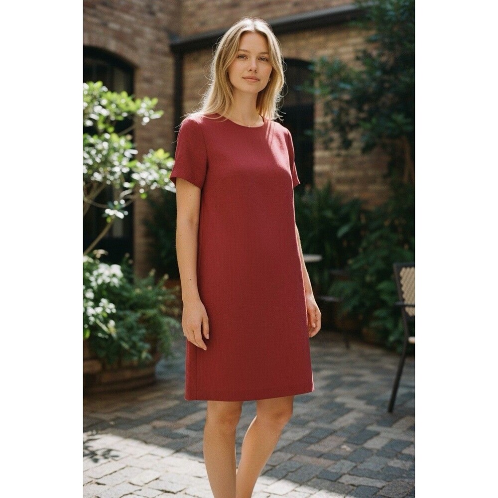 Lulus Women's Burgundy Solid Round Neck Short Sleeve Shift Dress Zip Back XS